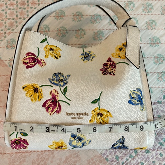 Kate Spade Knott Tulip Toss Embellished Medium Crossbody Tote KB282 White & Pink - Picture 14 of 16